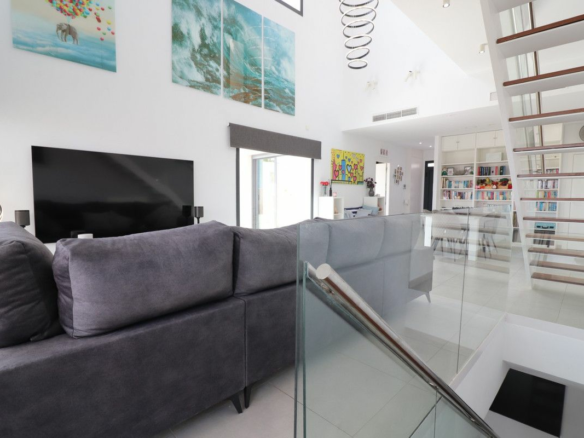 4-bedroom Villa In Benijofar, Spain (319 M²)