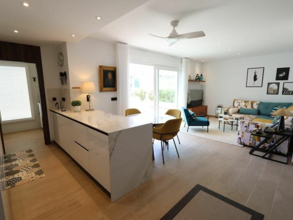 3-bedroom Apartment In Algorfa, Spain (91 M²)