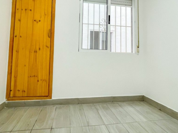2-bedroom Apartment In Torrevieja, Spain (68 M²)