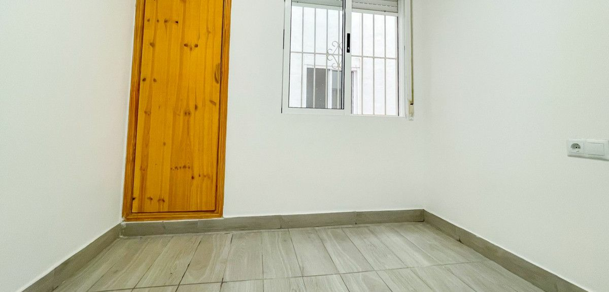 2-bedroom Apartment In Torrevieja, Spain (68 M²)