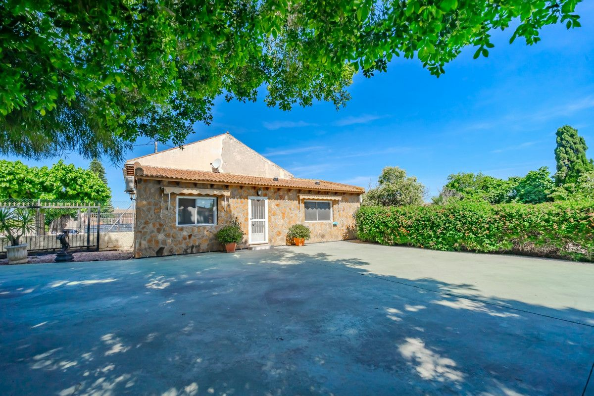 5-bedroom Villa In Rojales, Spain (195 M²)