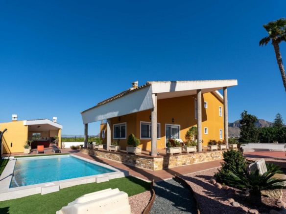 5-bedroom Country House In Orihuela, Spain (495 M²)