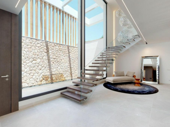 6-bedroom Villa In Calvià, Spain (748 M²)