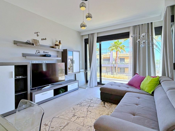 3-bedroom Apartment In Pilar De La Horadada, Spain (108 M²)