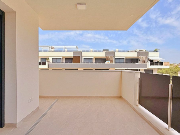 2-bedroom Apartment In Torrevieja, Spain (83 M²)