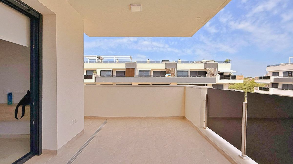 2-bedroom Apartment In Torrevieja, Spain (83 M²)
