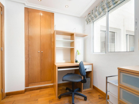 3-bedroom Apartment In Torrevieja, Spain (105 M²)