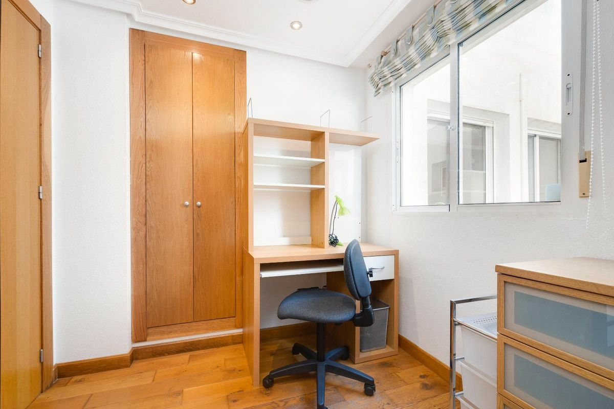3-bedroom Apartment In Torrevieja, Spain (105 M²)