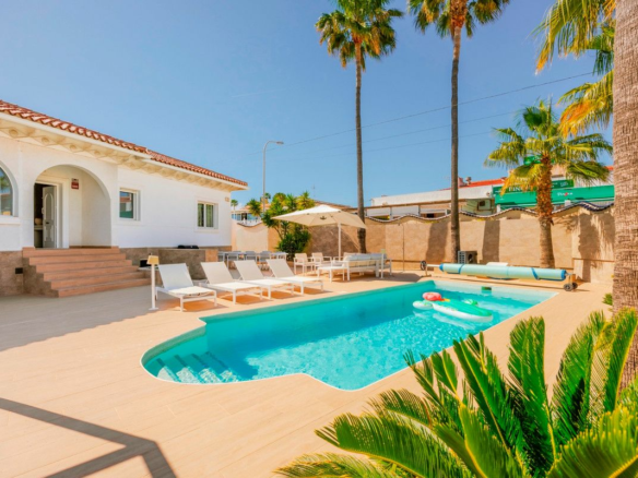 5-bedroom Villa In Rojales, Spain (307 M²)