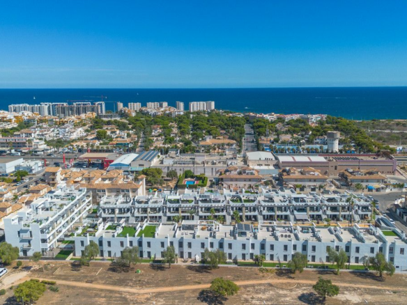 2-bedroom Apartment In Orihuela Costa, Spain (72 M²)