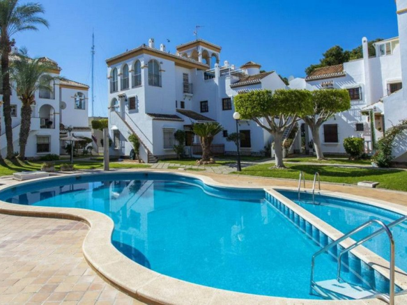 3-bedroom Apartment In Orihuela Costa, Spain (122 M²)