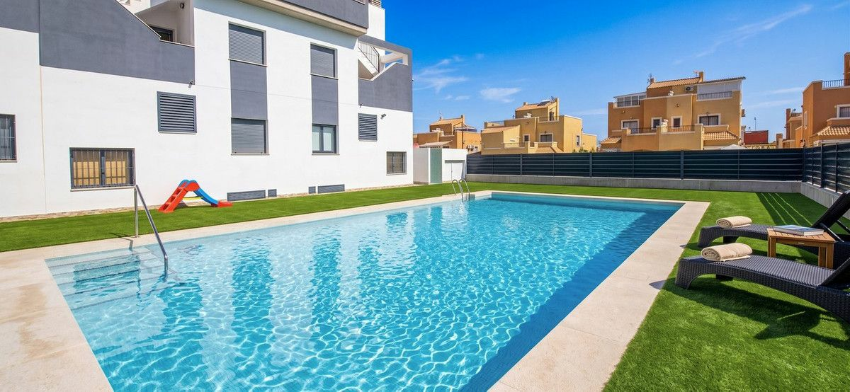 2-bedroom Apartment In Torrevieja, Spain (84 M²)