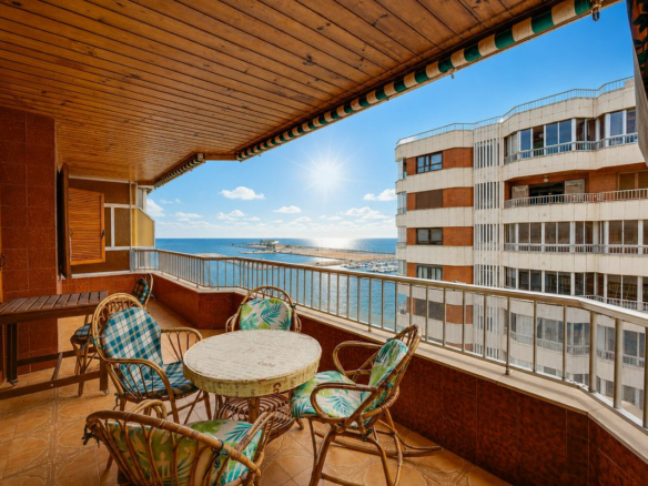 3-bedroom Apartment In Torrevieja, Spain (100 M²)