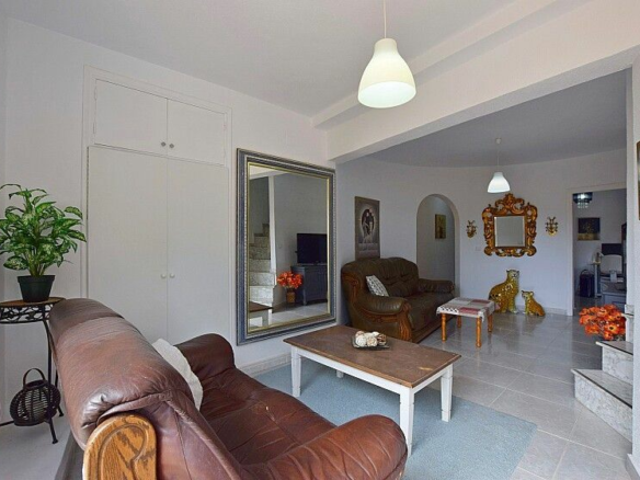 6-bedroom Villa In Orihuela Costa, Spain (250 M²)