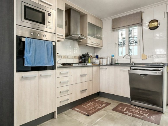3-bedroom Villa In Orihuela Costa, Spain (140 M²)