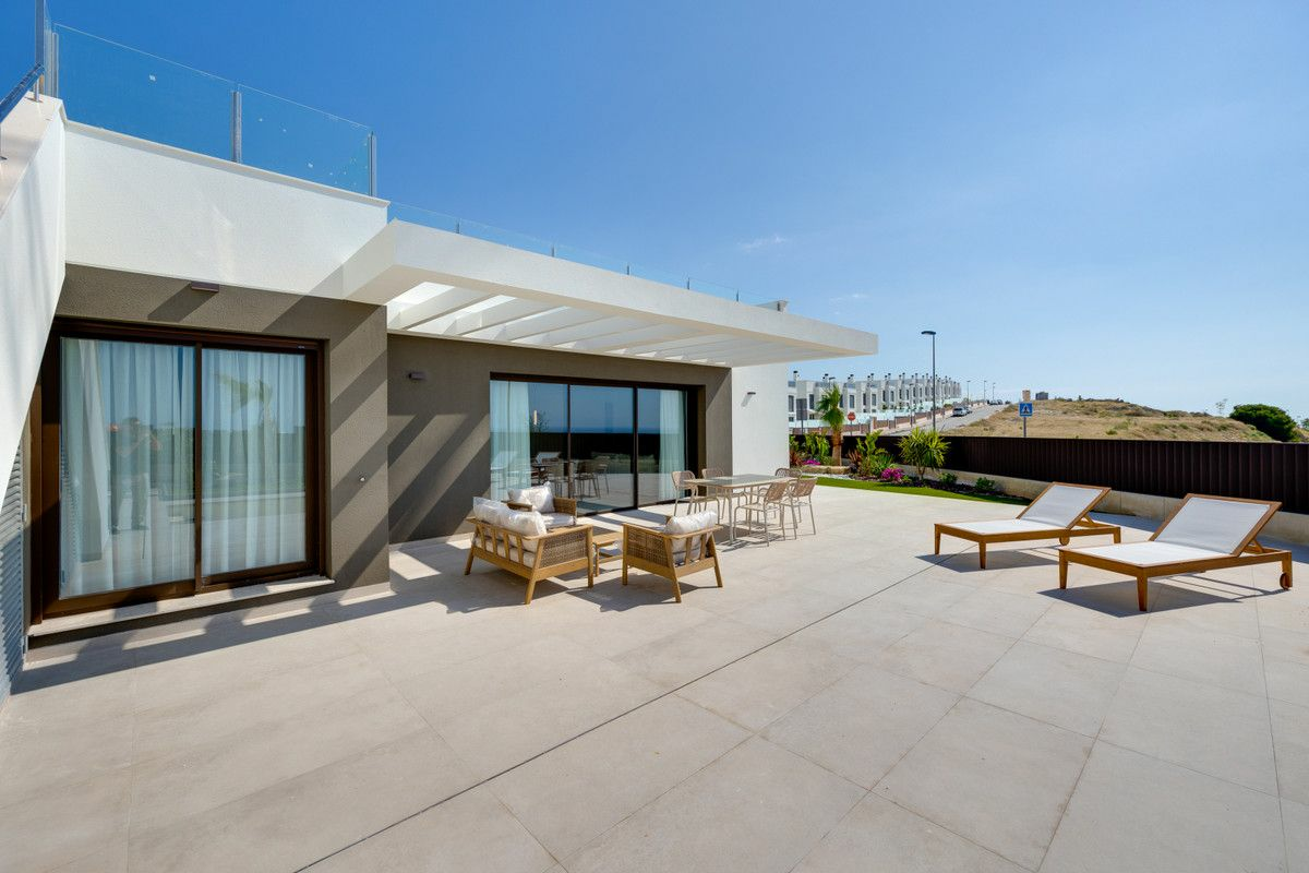 3-bedroom Villa In Mutxamel, Spain (124 M²)