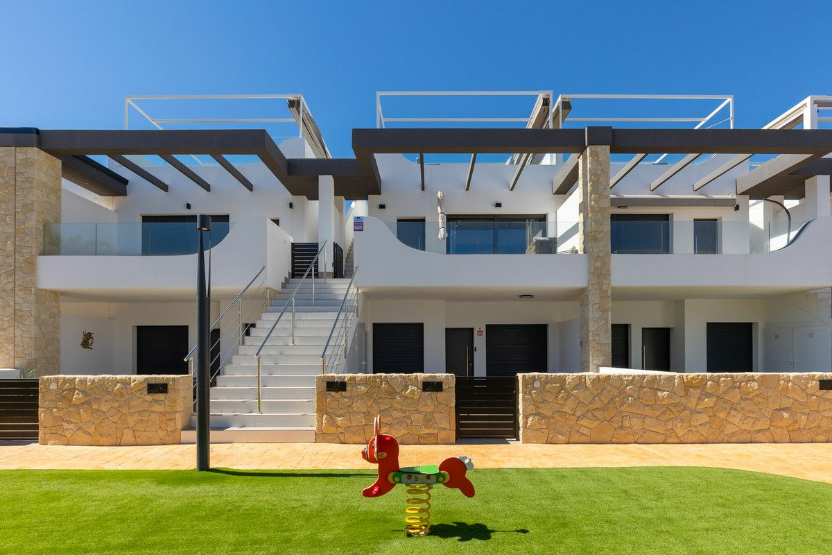 2-bedroom Apartment In Orihuela Costa, Spain (72 M²)