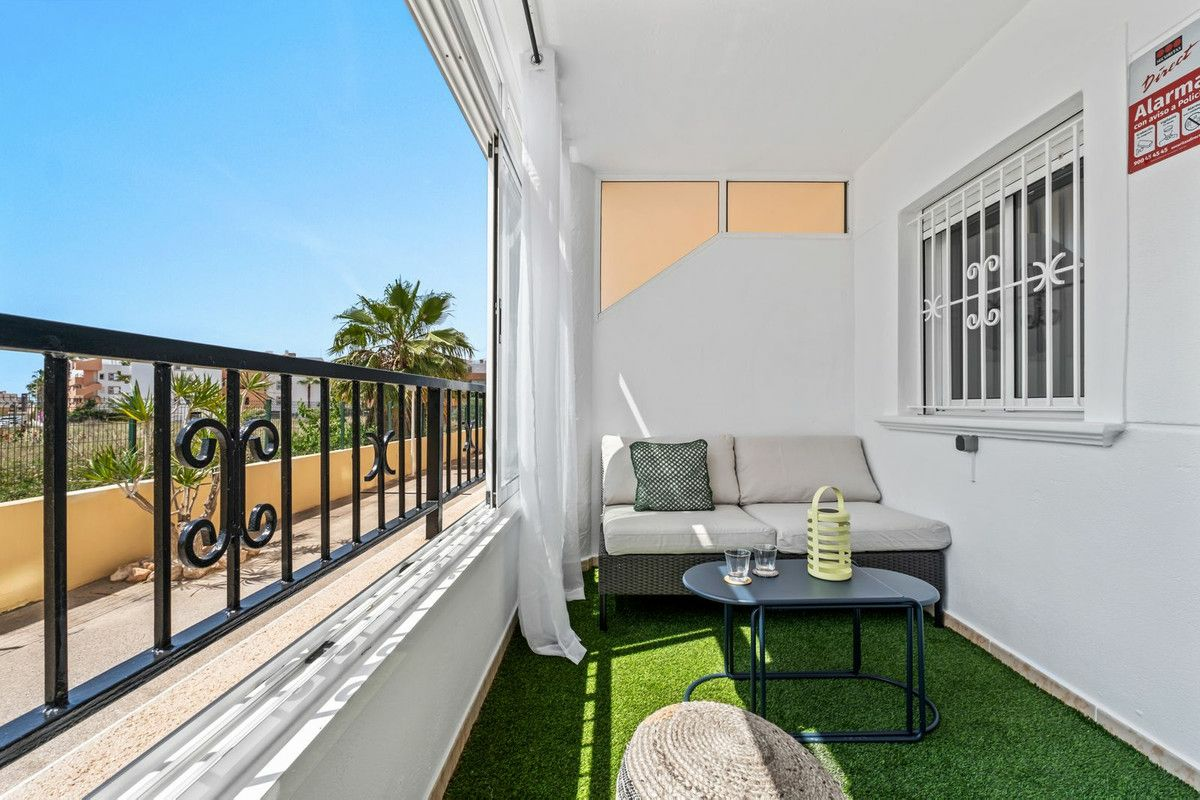 2-bedroom Apartment In Orihuela Costa, Spain (68 M²)