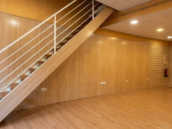 Commercial Unit In Alicante, Spain (84 M²)