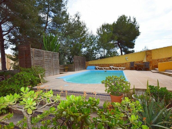 6-bedroom Villa In Orihuela Costa, Spain (250 M²)