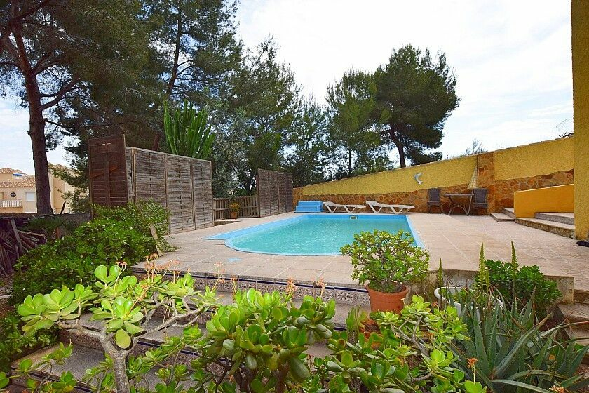 6-bedroom Villa In Orihuela Costa, Spain (250 M²)