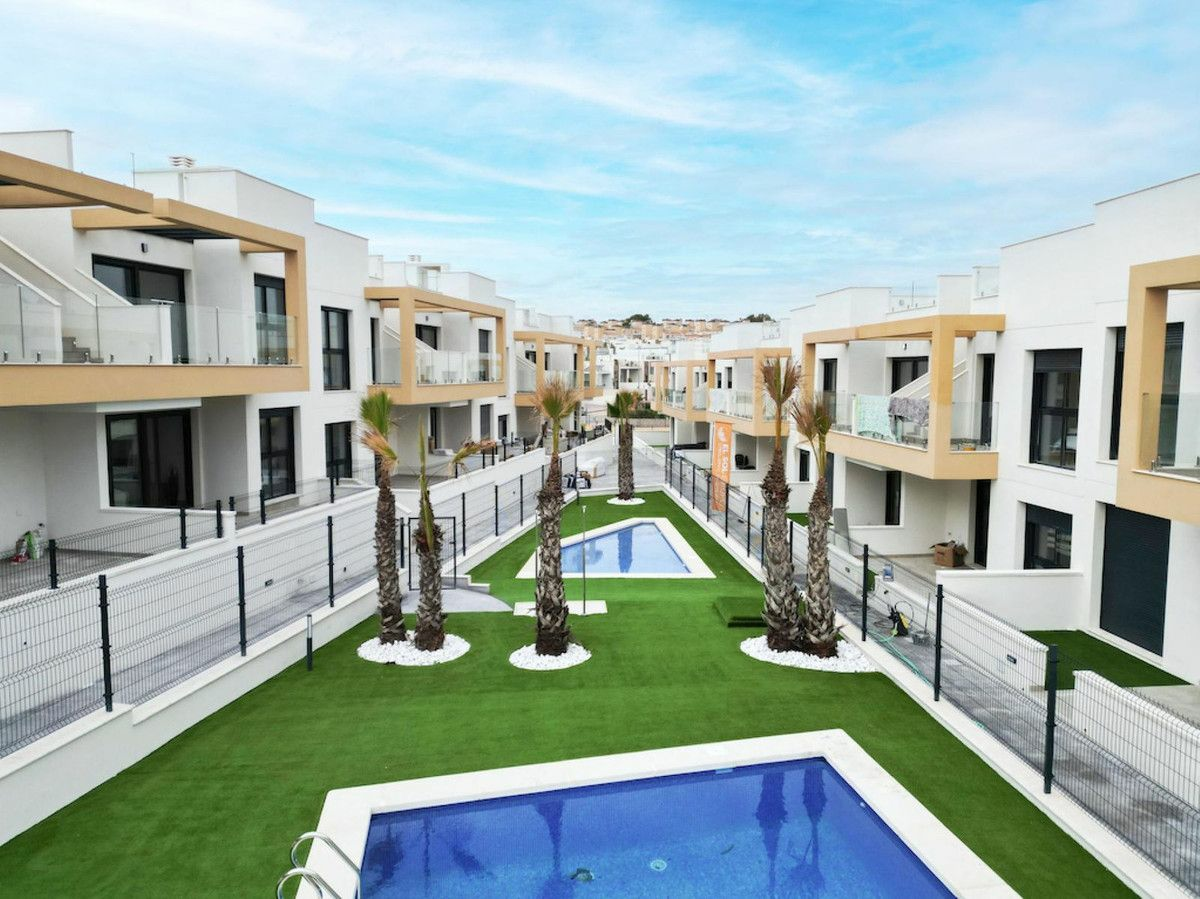 2-bedroom Apartment In Orihuela Costa, Spain (60 M²)