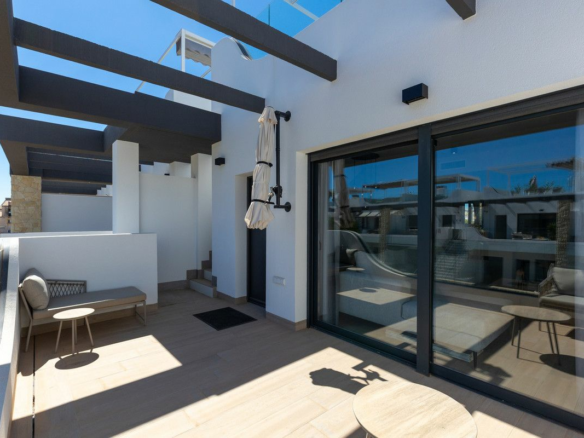 2-bedroom Apartment In Orihuela Costa, Spain (72 M²)