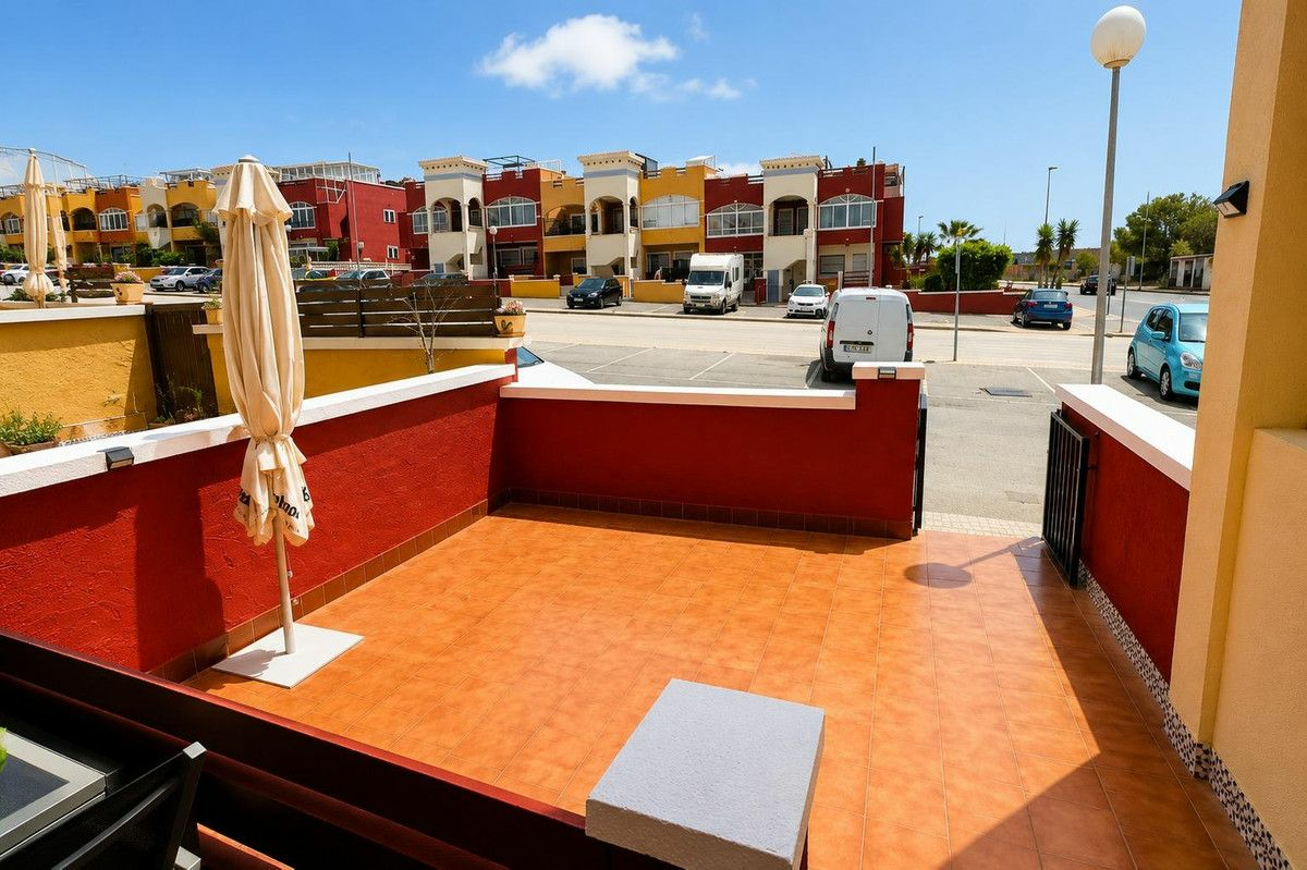 2-bedroom Villa In Orihuela Costa, Spain (82 M²)