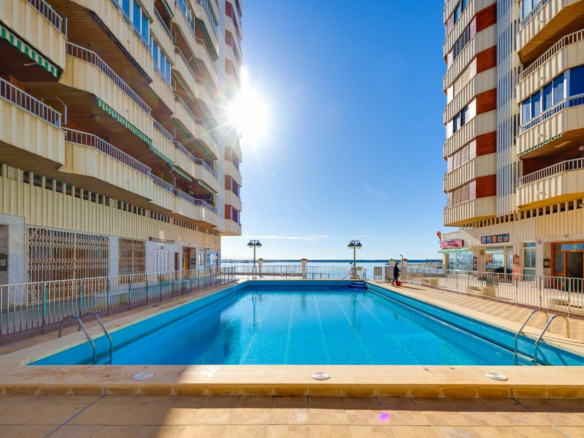 3-bedroom Apartment In Torrevieja, Spain (100 M²)