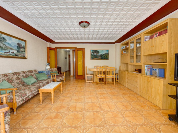 3-bedroom Apartment In Torrevieja, Spain (100 M²)