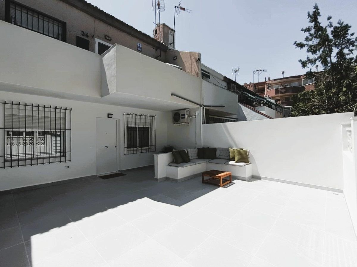 2-bedroom Villa In Orihuela Costa, Spain (70 M²)