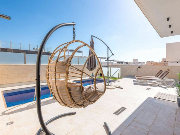 3-bedroom Villa In Torrevieja, Spain (115 M²)