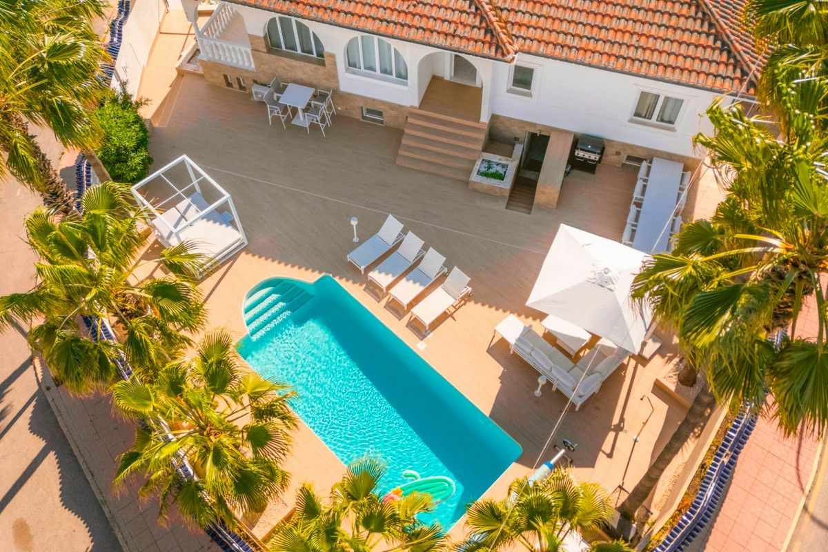 5-bedroom Villa In Rojales, Spain (307 M²)