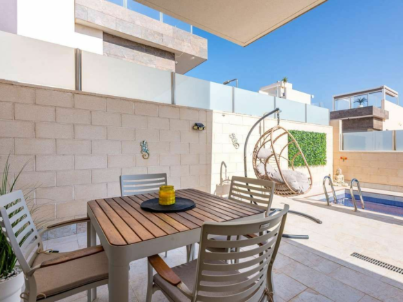 3-bedroom Villa In Torrevieja, Spain (115 M²)