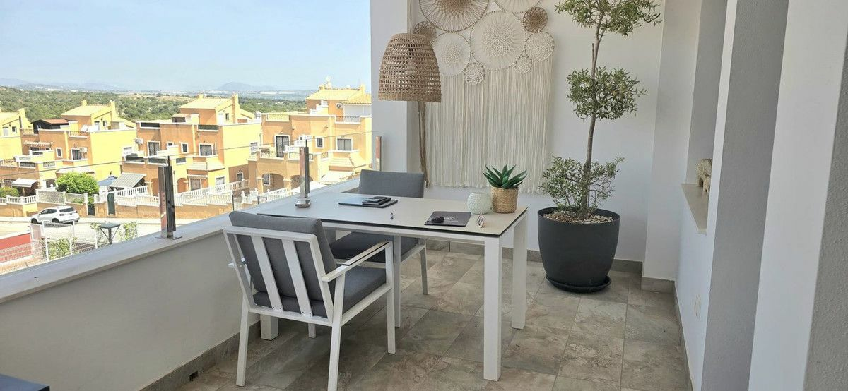 2-bedroom Apartment In Torrevieja, Spain (84 M²)
