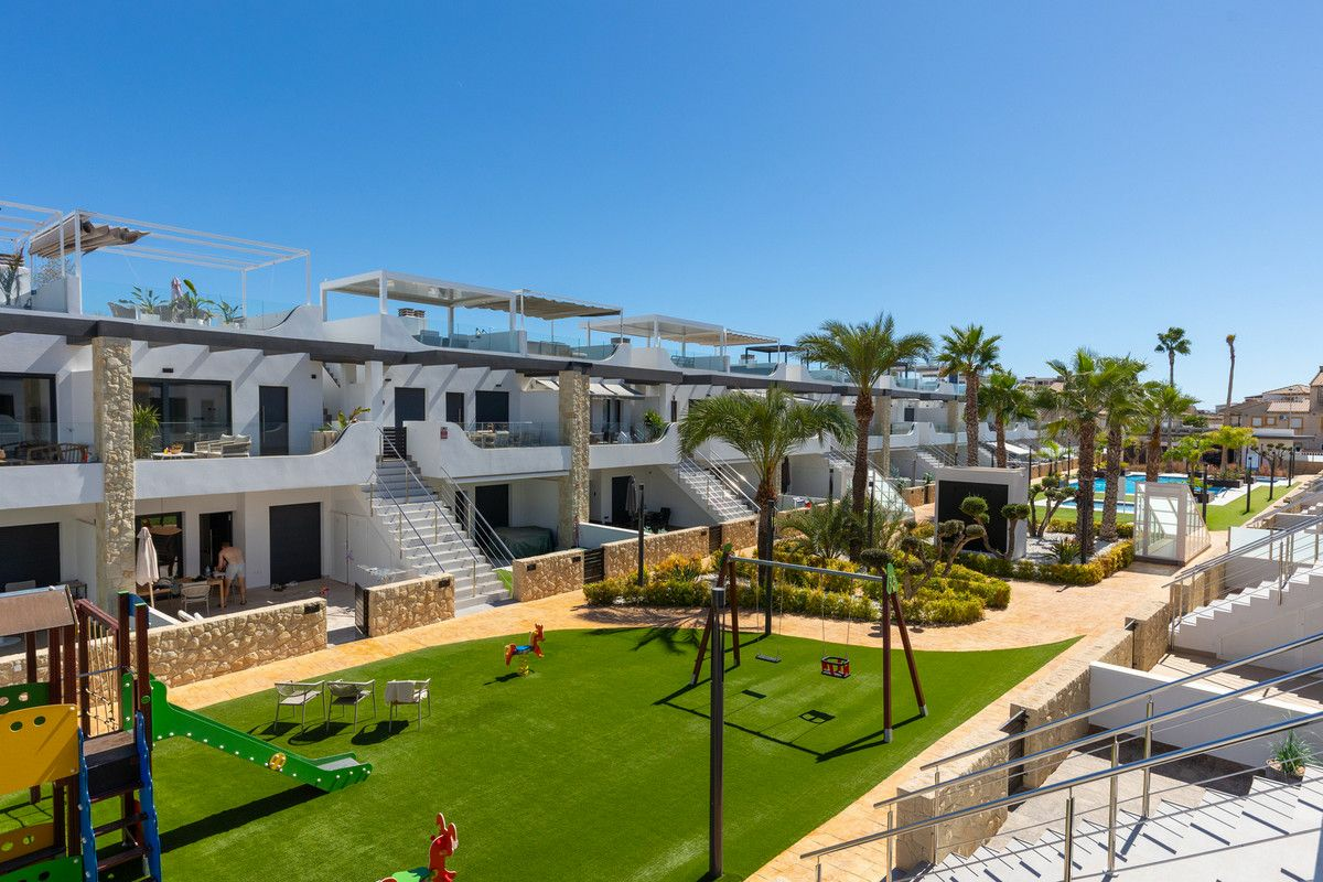 2-bedroom Apartment In Orihuela Costa, Spain (72 M²)