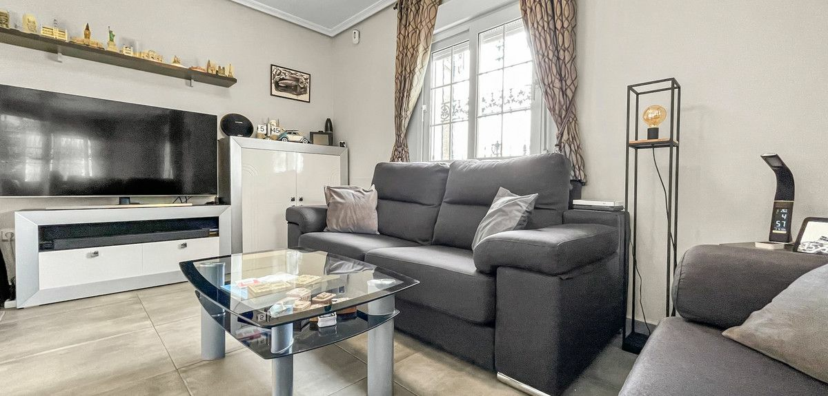 3-bedroom Villa In Orihuela Costa, Spain (140 M²)