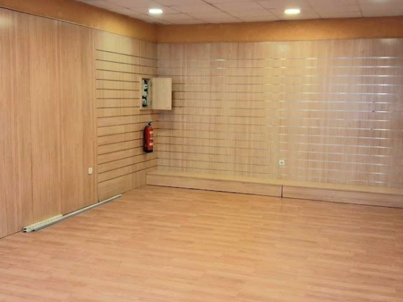 Commercial Unit In Alicante, Spain (84 M²)