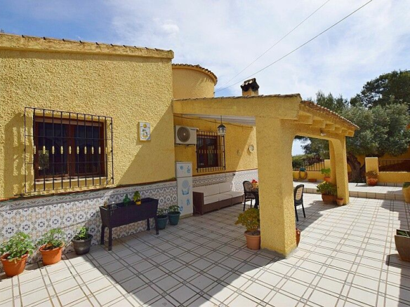 6-bedroom Villa In Orihuela Costa, Spain (250 M²)