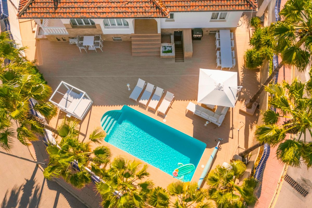 5-bedroom Villa In Rojales, Spain (307 M²)