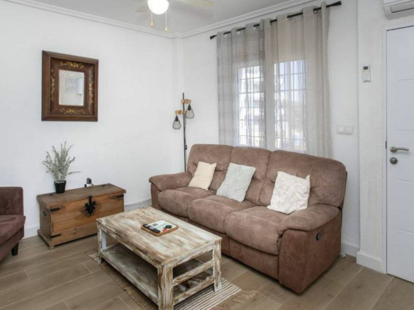 3-bedroom Apartment In Orihuela Costa, Spain (122 M²)
