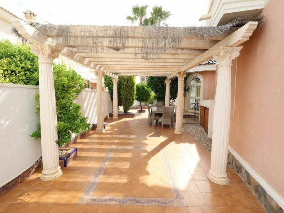 3-bedroom House In Rojales, Spain (139 M²)