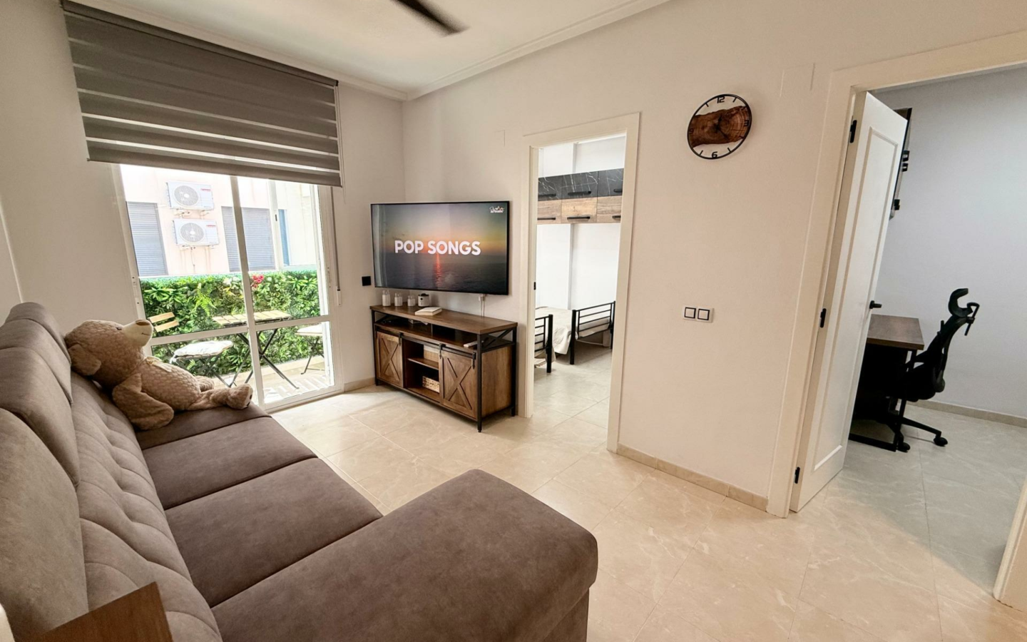 2-bedroom Apartment In Torrevieja, Spain (65 M²)