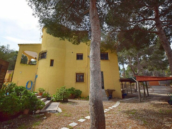 6-bedroom Villa In Orihuela Costa, Spain (250 M²)