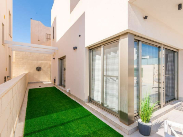 3-bedroom Villa In Torrevieja, Spain (115 M²)