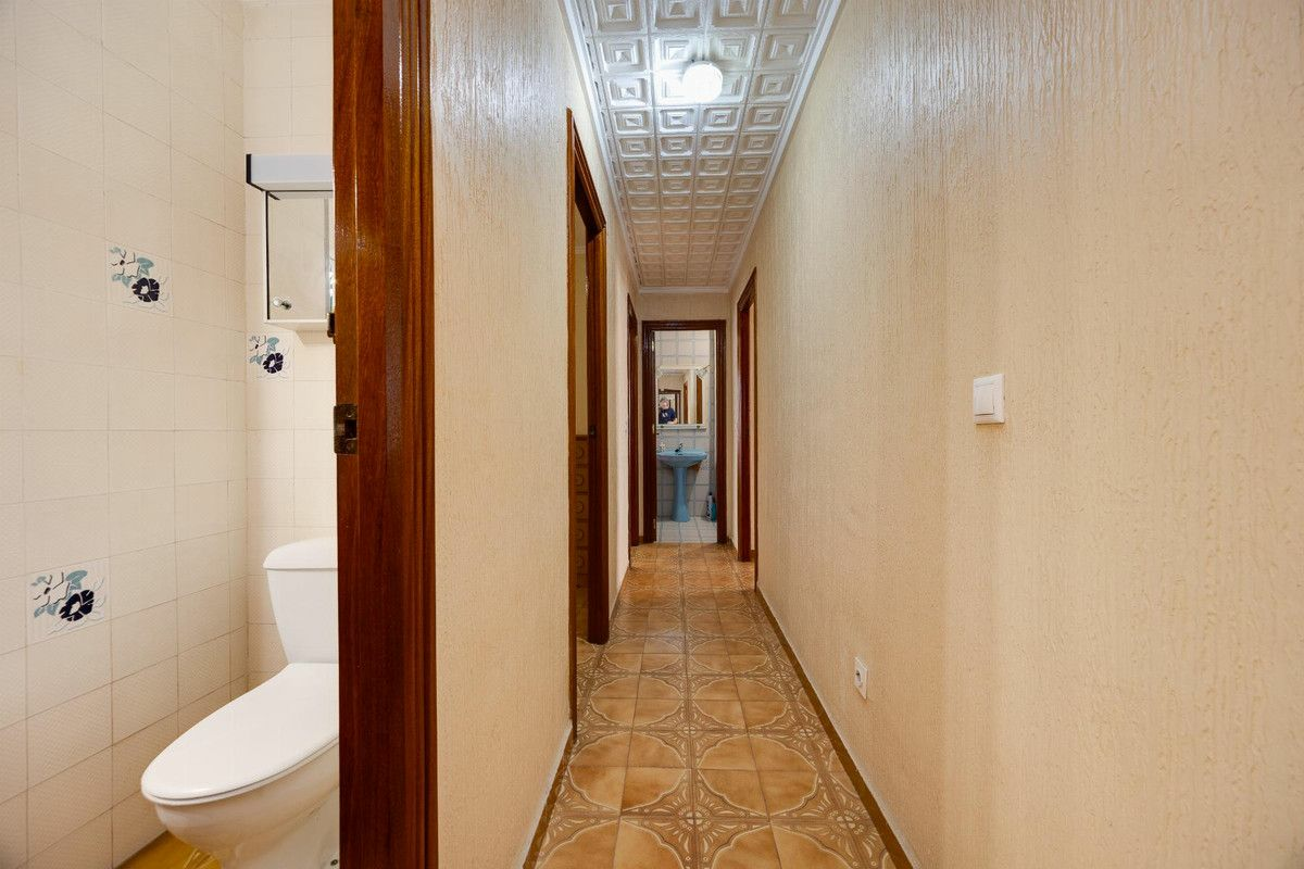 3-bedroom Apartment In Torrevieja, Spain (100 M²)