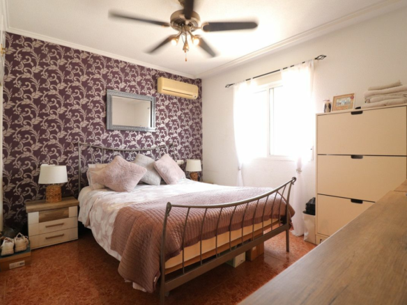 4-bedroom Villa In Benijofar, Spain (151 M²)