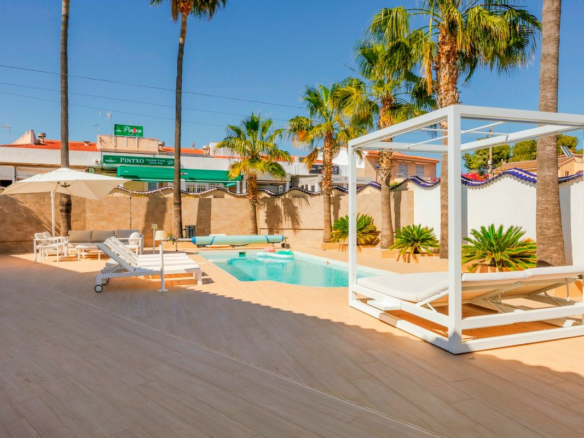 5-bedroom Villa In Rojales, Spain (307 M²)