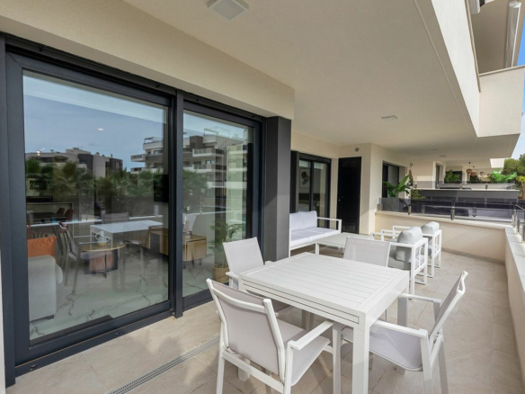 2-bedroom Apartment In Orihuela, Spain (84 M²)