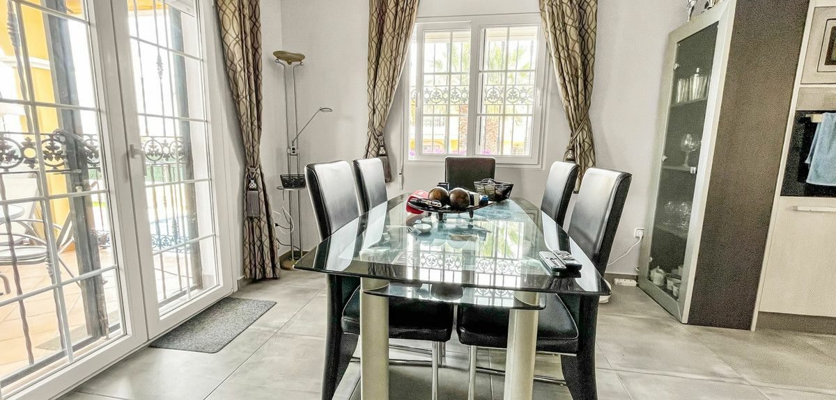 3-bedroom Villa In Orihuela Costa, Spain (140 M²)
